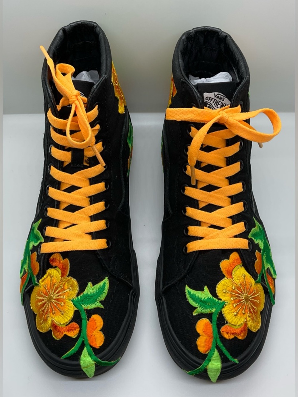 CUSTOM Vans SK8 Hi-Tops in black with beautiful embroidered flowers women’s 9.5 - Picture 3 of 8
